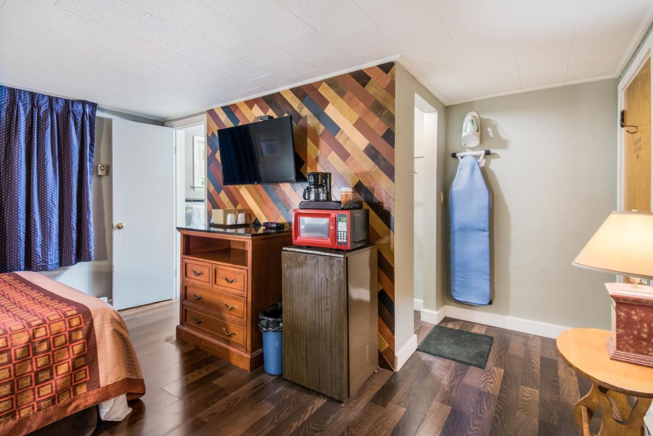 Highland Inn New Cumberland Εξωτερικό φωτογραφία