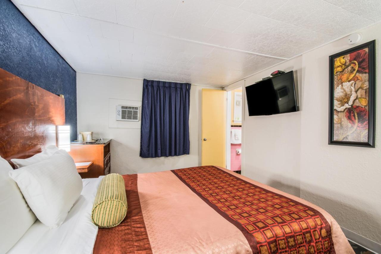Highland Inn New Cumberland Εξωτερικό φωτογραφία