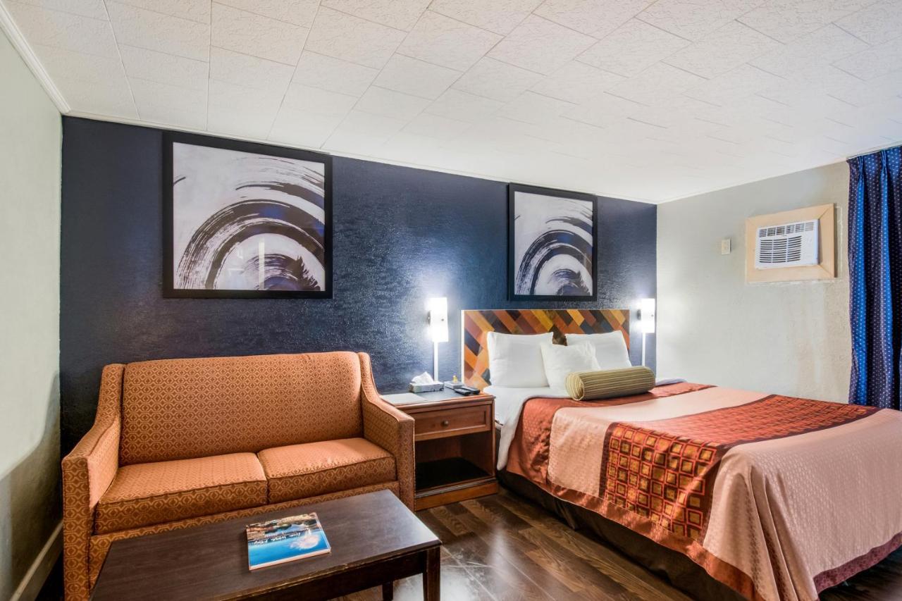 Highland Inn New Cumberland Εξωτερικό φωτογραφία