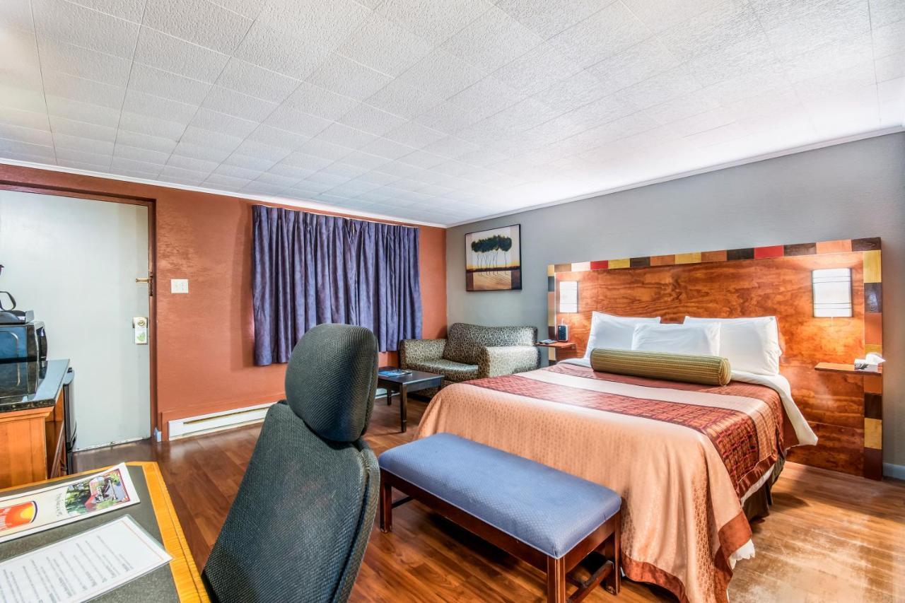 Highland Inn New Cumberland Εξωτερικό φωτογραφία