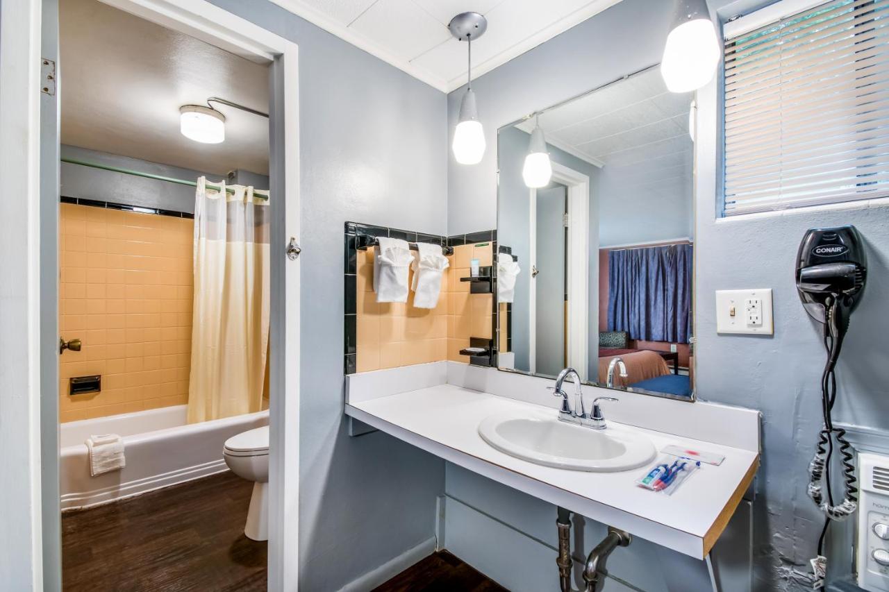 Highland Inn New Cumberland Εξωτερικό φωτογραφία