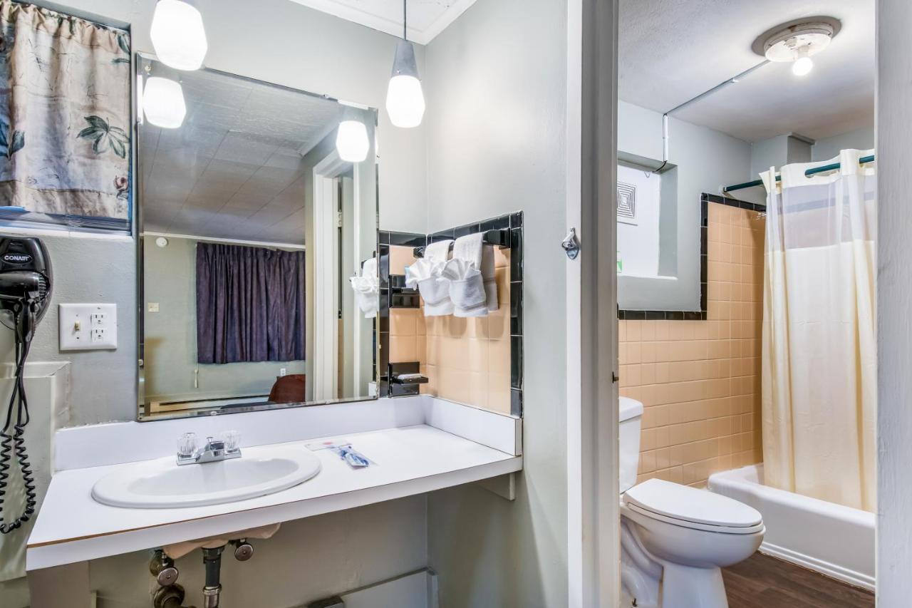 Highland Inn New Cumberland Εξωτερικό φωτογραφία